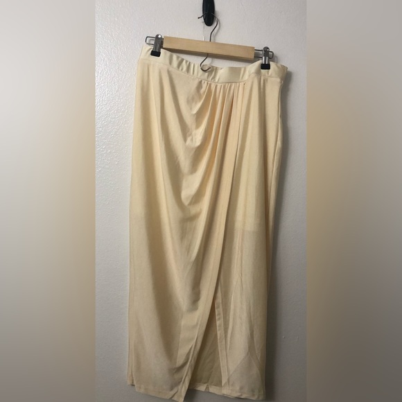 SHEIN - 2 Piece Outfit - Picture 2 of 3